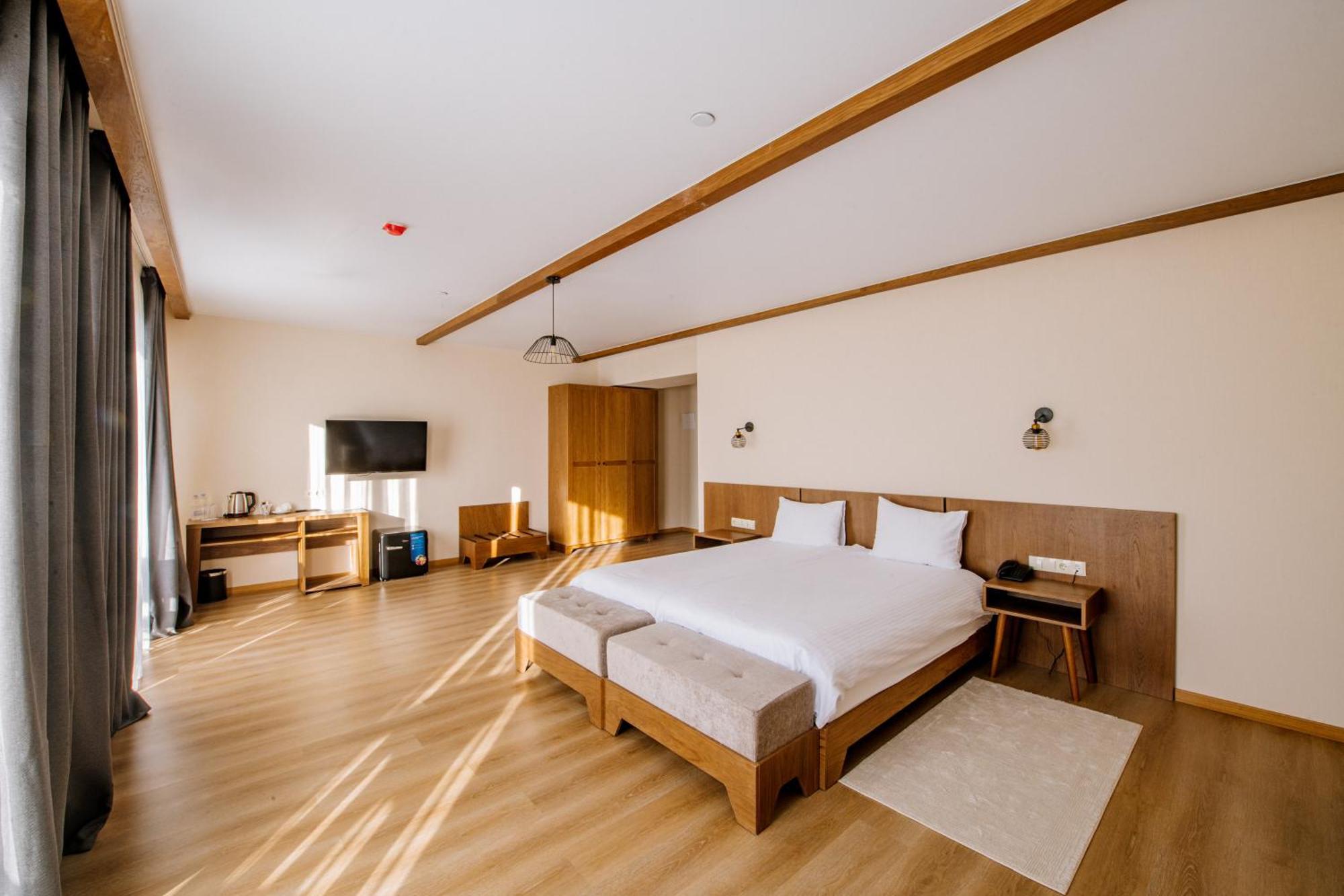 Gudauri Inn Ruang foto A room at the Hotel Waldhaus Flims
